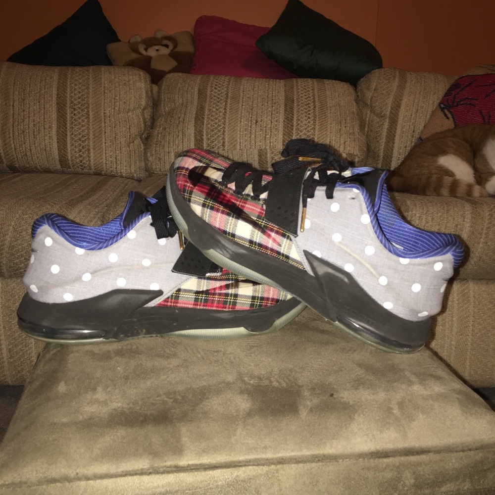KD basketball shoes